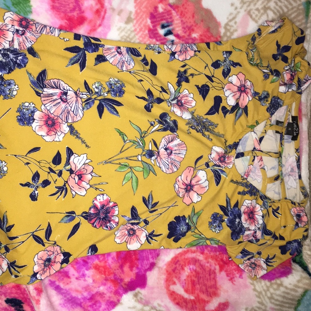 Rue 21 t-shirt